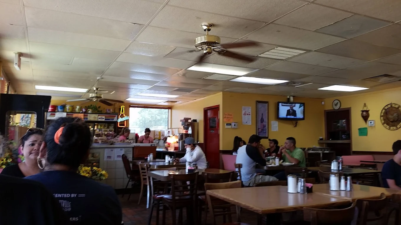 Restaurant interior 9